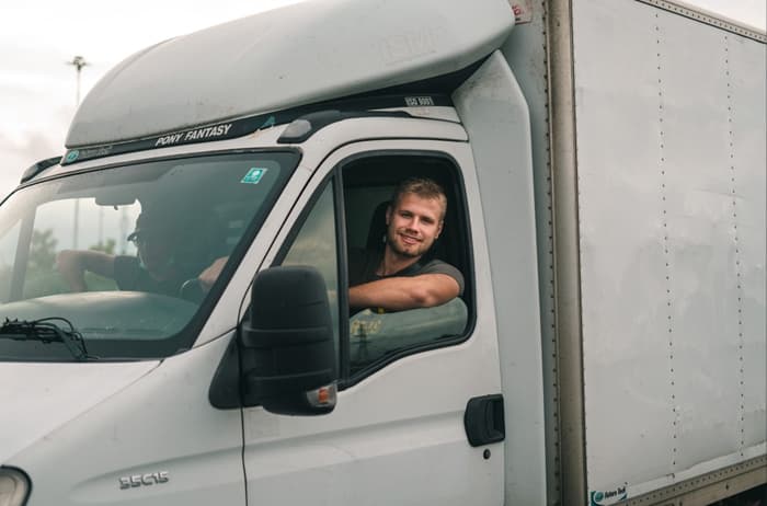 Contact SofoServis - professional moving services